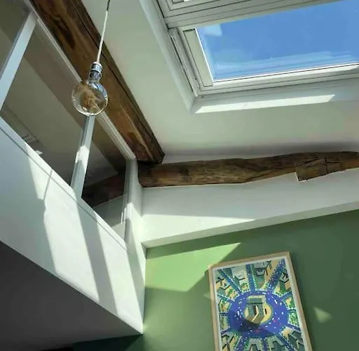 Bright Duplex On The Floor - Close To Opera